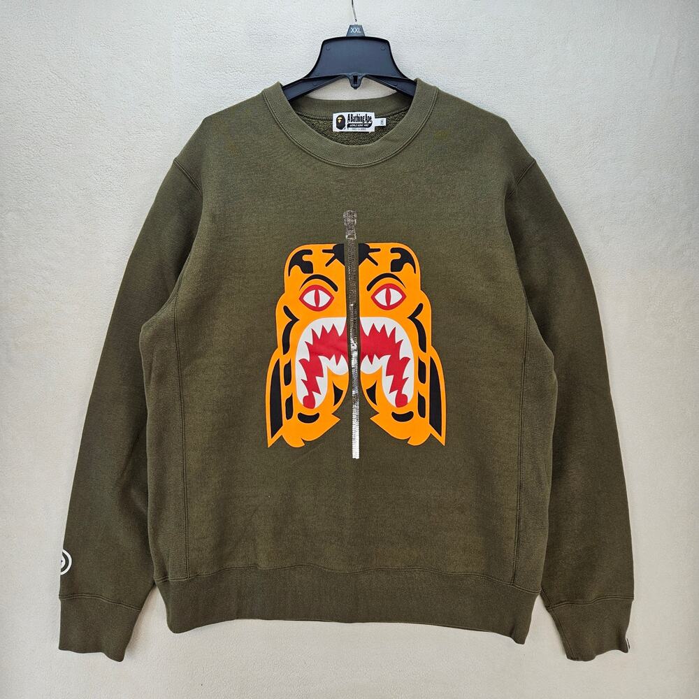 A BATHING APE AKA BAPE MEN'S XXL OLIVE GREEN TIGER CREWNECK SWEATSHIRT